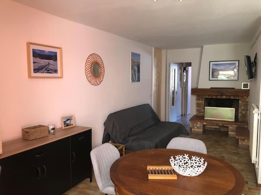 Joli Appartement Avec Terrasse Et Jardin - Vue Sur Montagne 바네르드비고르 외부 사진